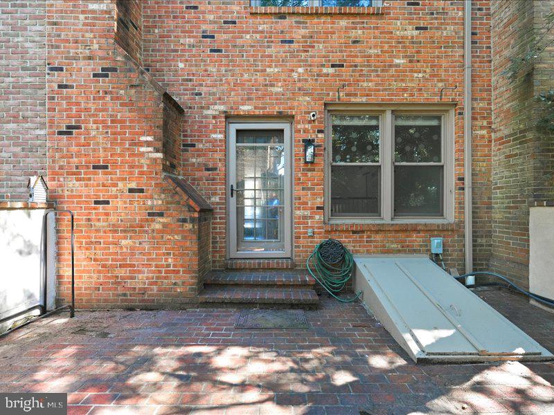 2110 Fairfield Pl Property Photo 32