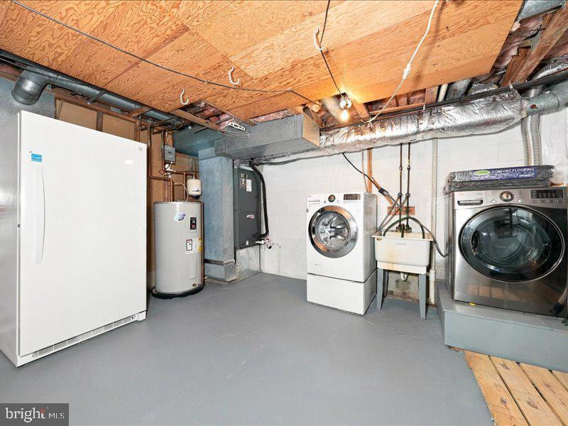 2110 Fairfield Pl Property Photo 35
