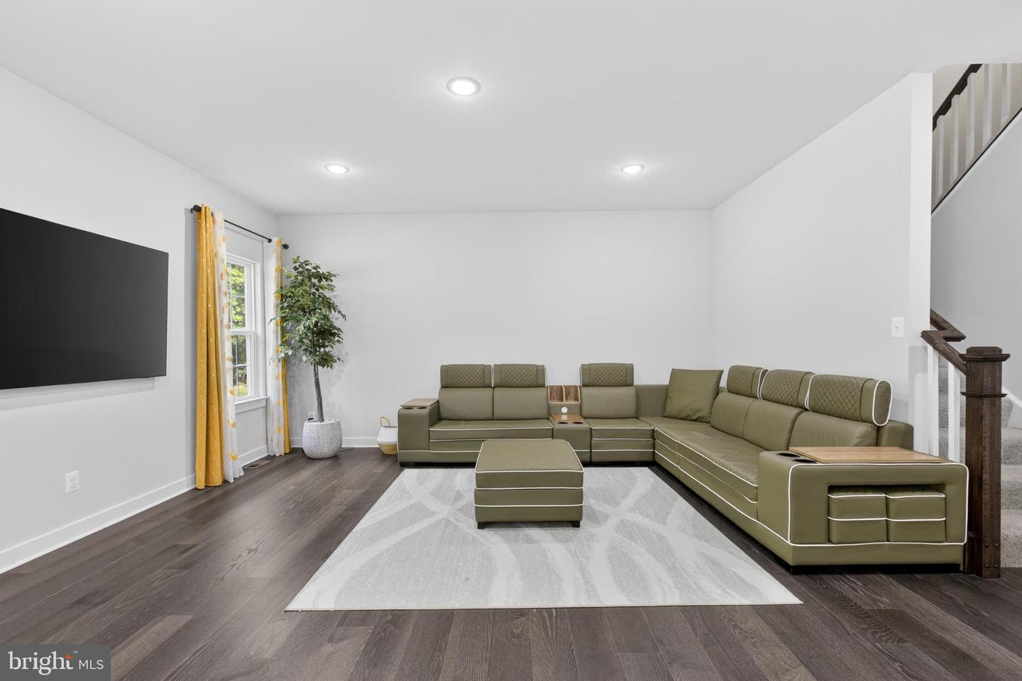 532 Luchu Way Property Photo 11