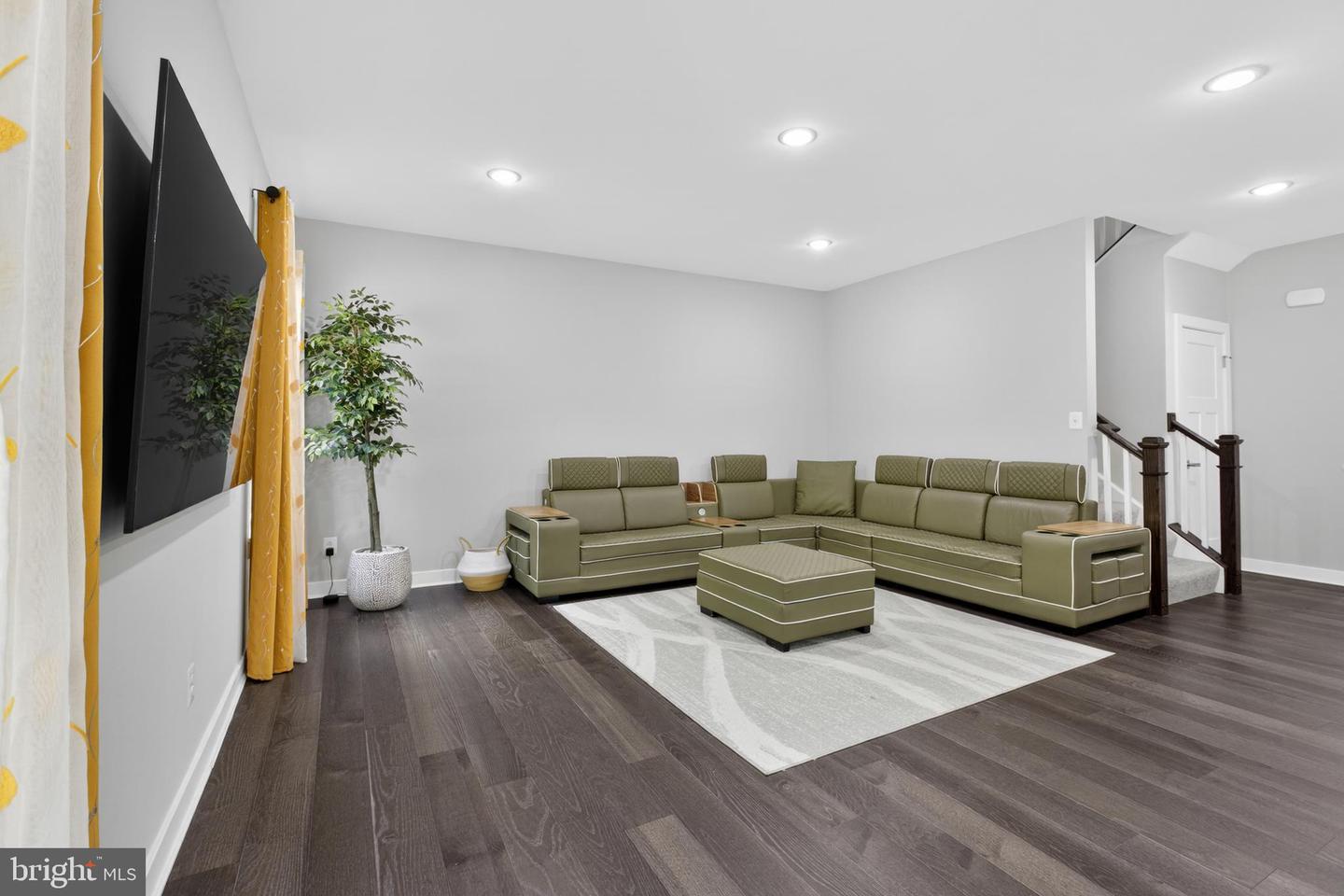 532 Luchu Way Property Photo 13
