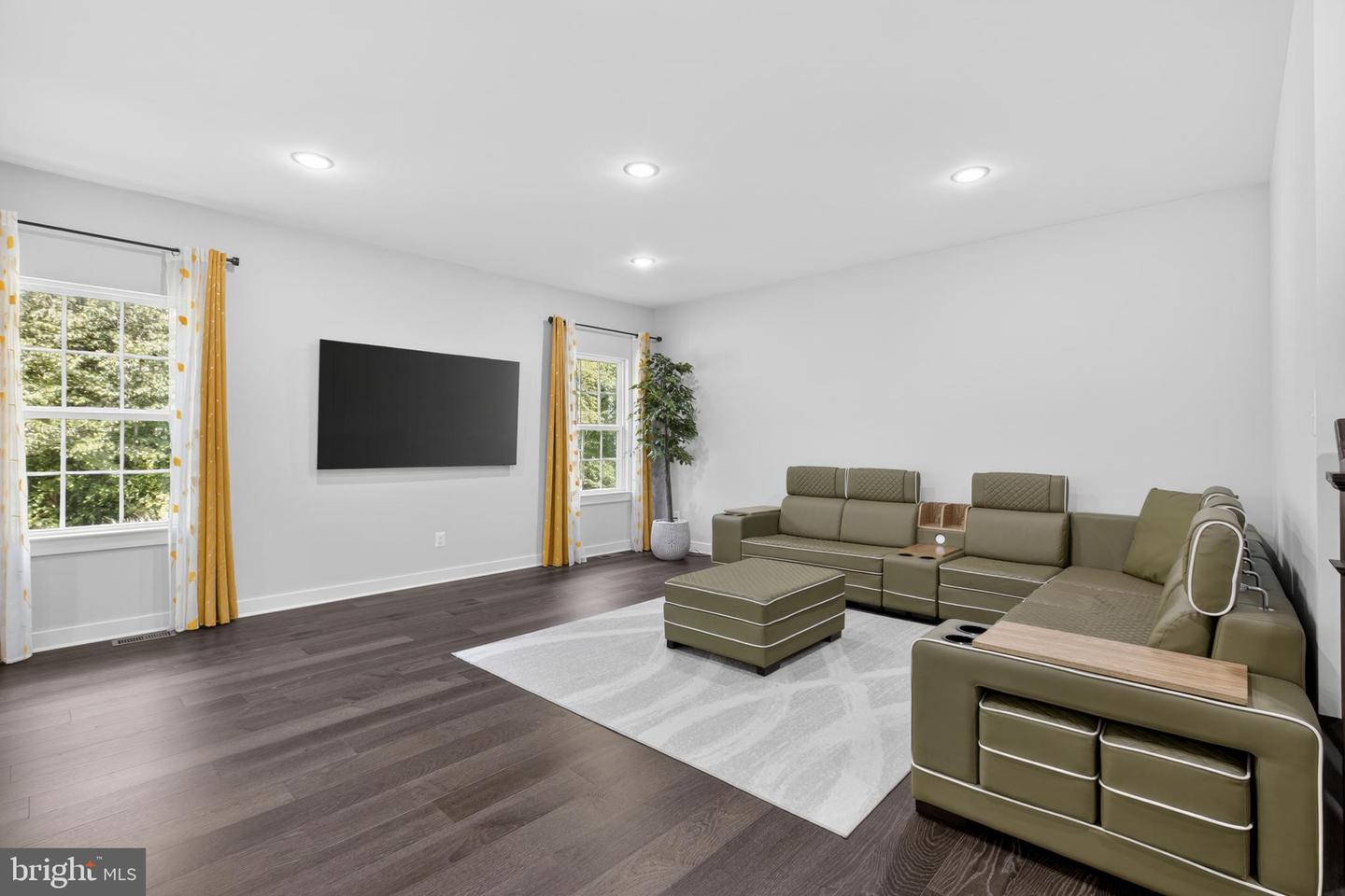 532 Luchu Way Property Photo 14