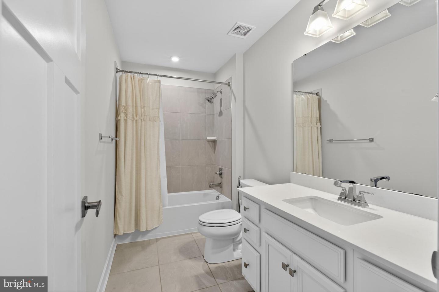 532 Luchu Way Property Photo 40