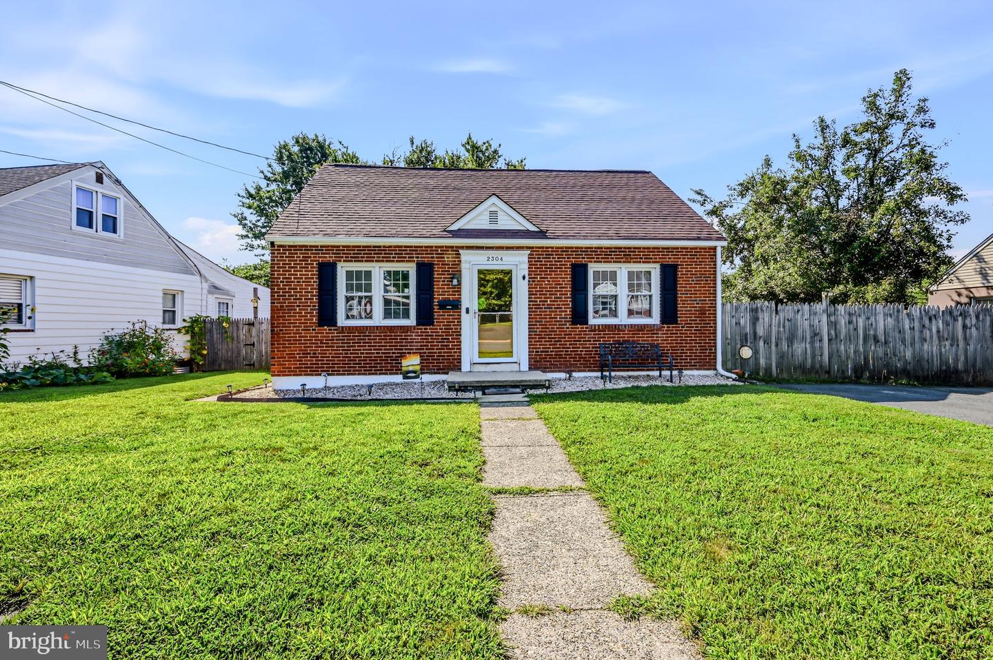 2304 HENLOPEN AVE Property Photo 1