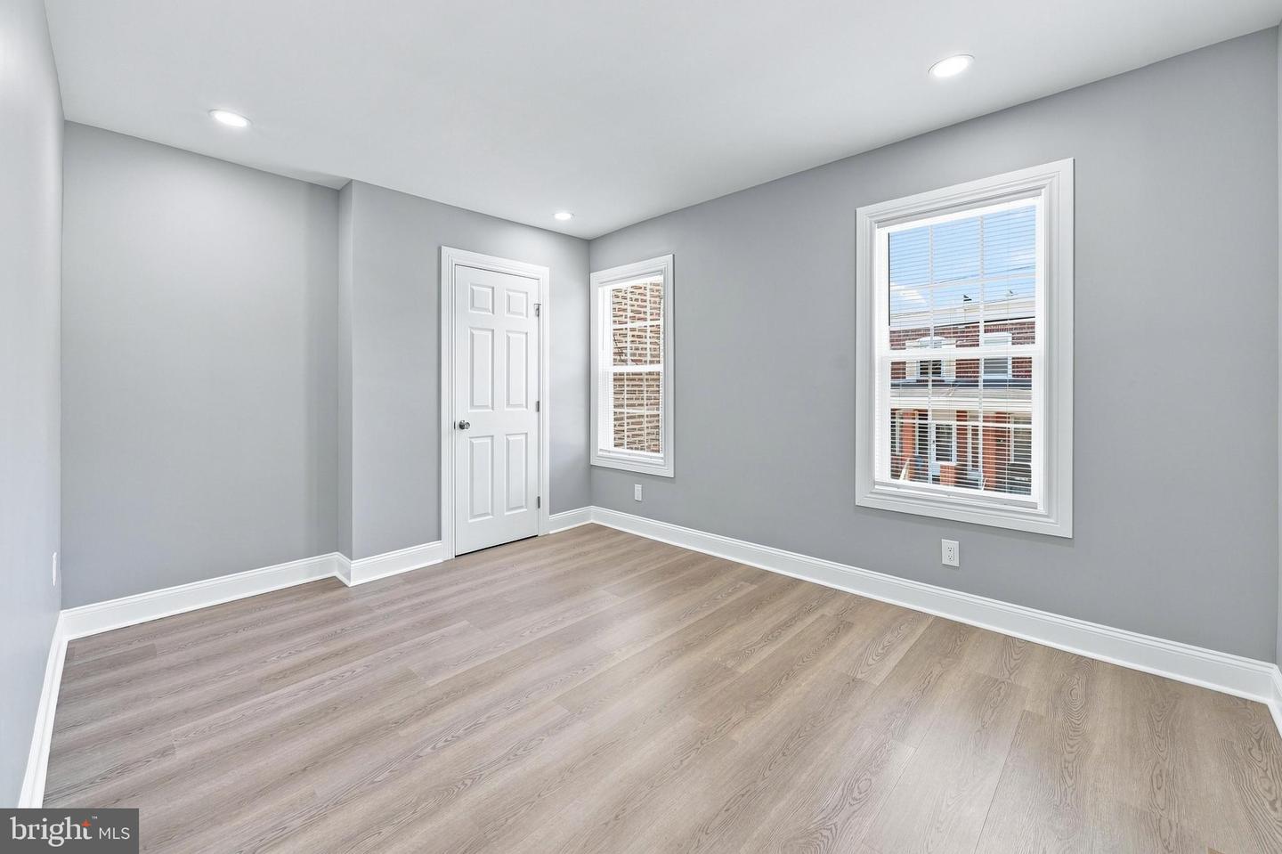 1205 Oak St Property Photo 12