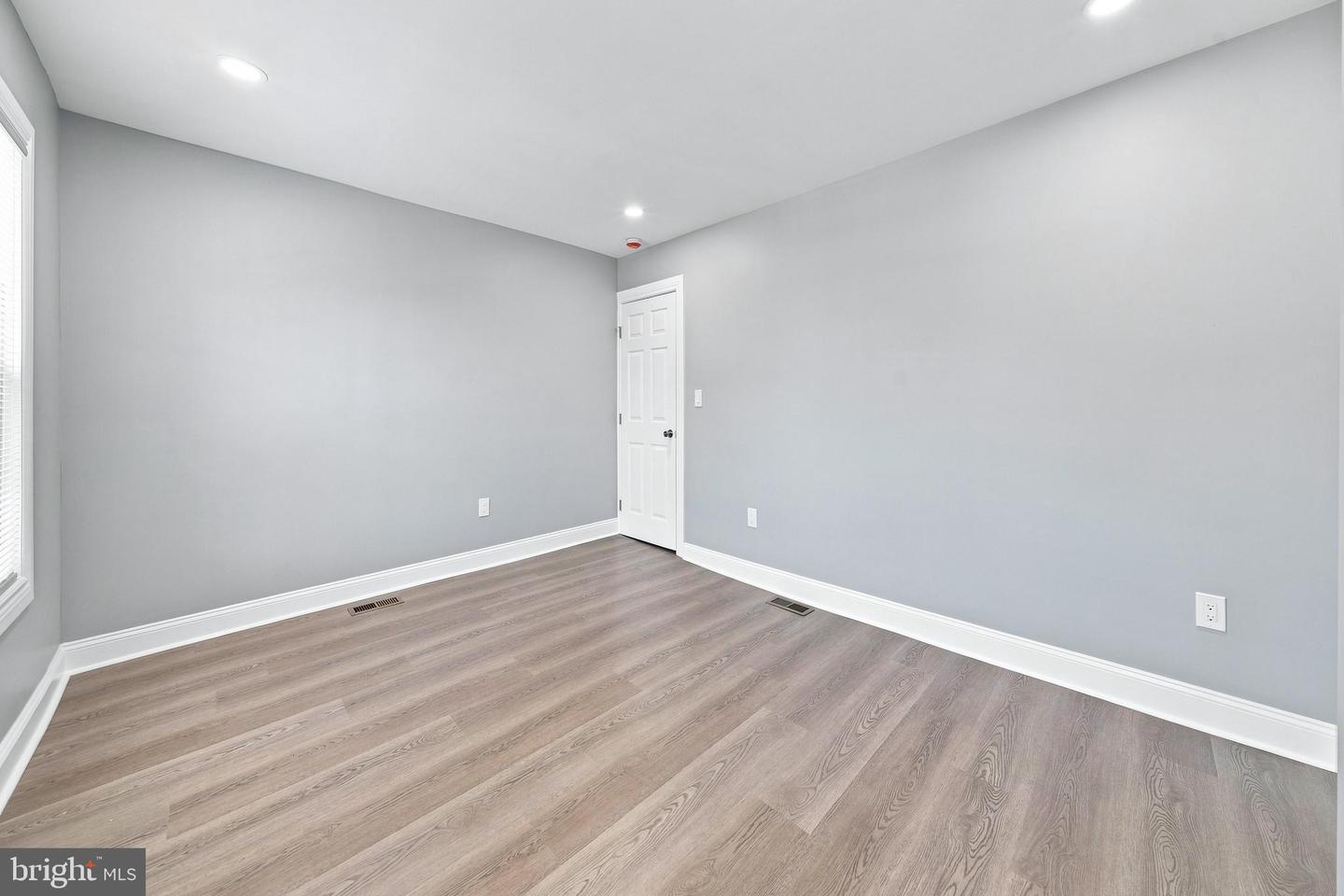 1205 Oak St Property Photo 13