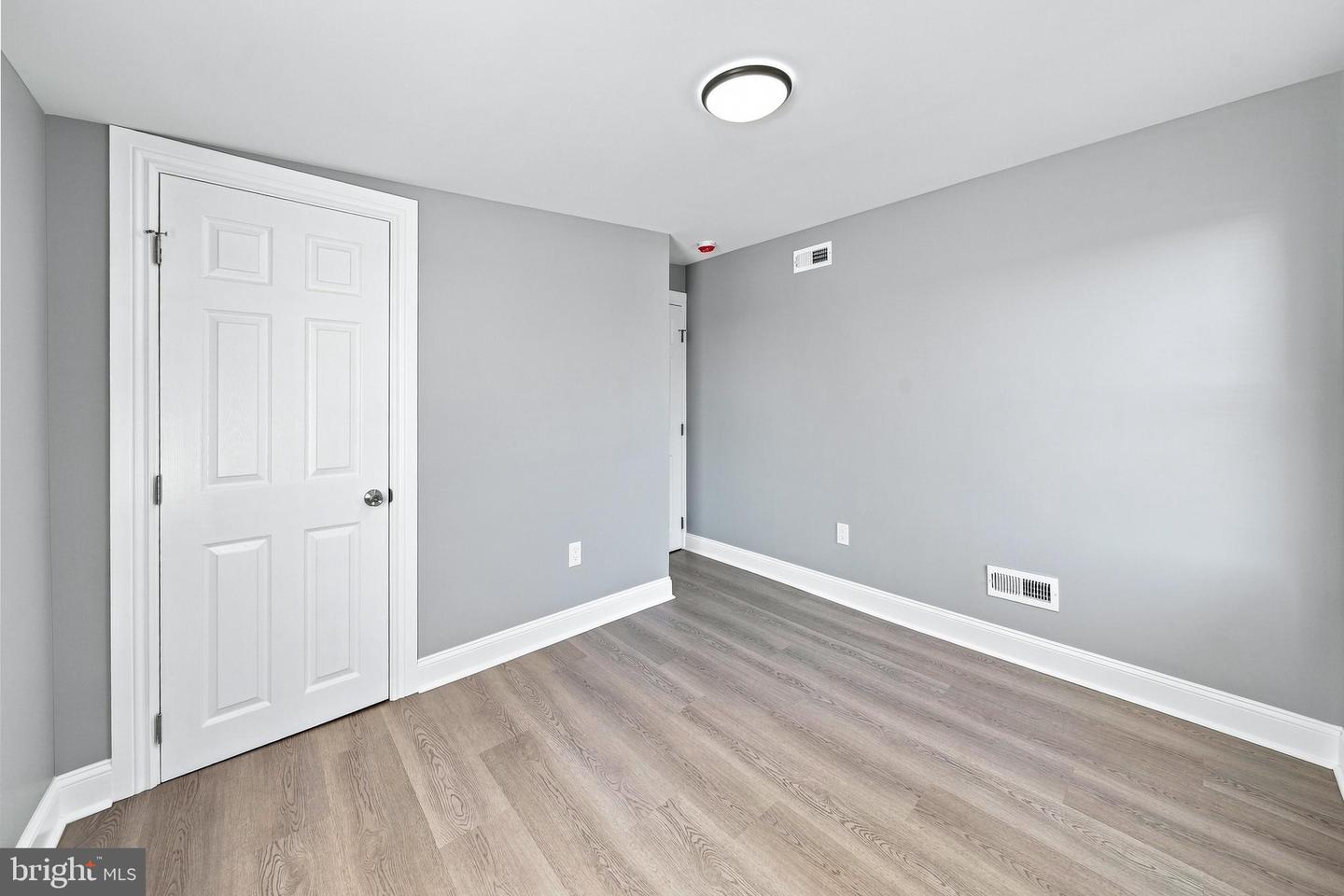 1205 Oak St Property Photo 17