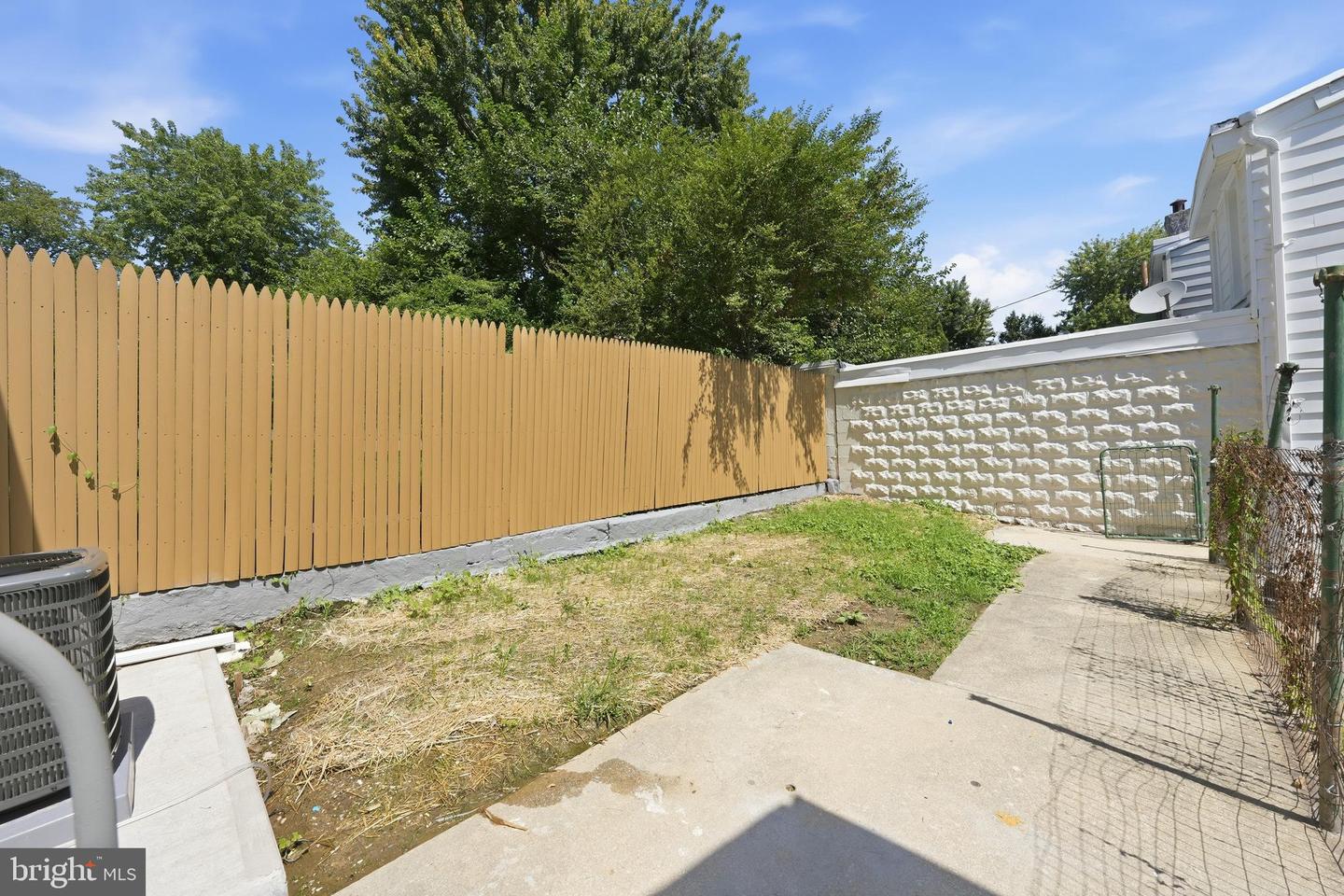 1205 Oak St Property Photo 23