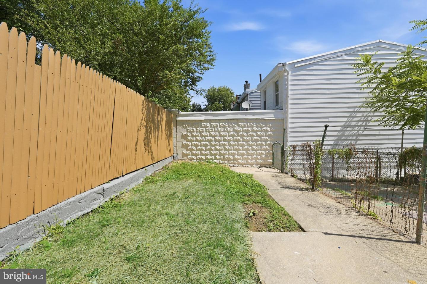 1205 Oak St Property Photo 25