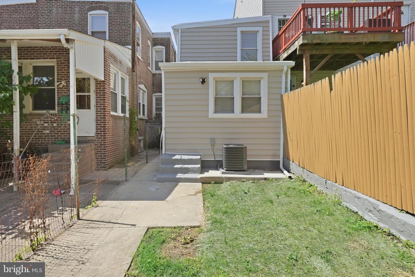 1205 Oak St Property Photo 26