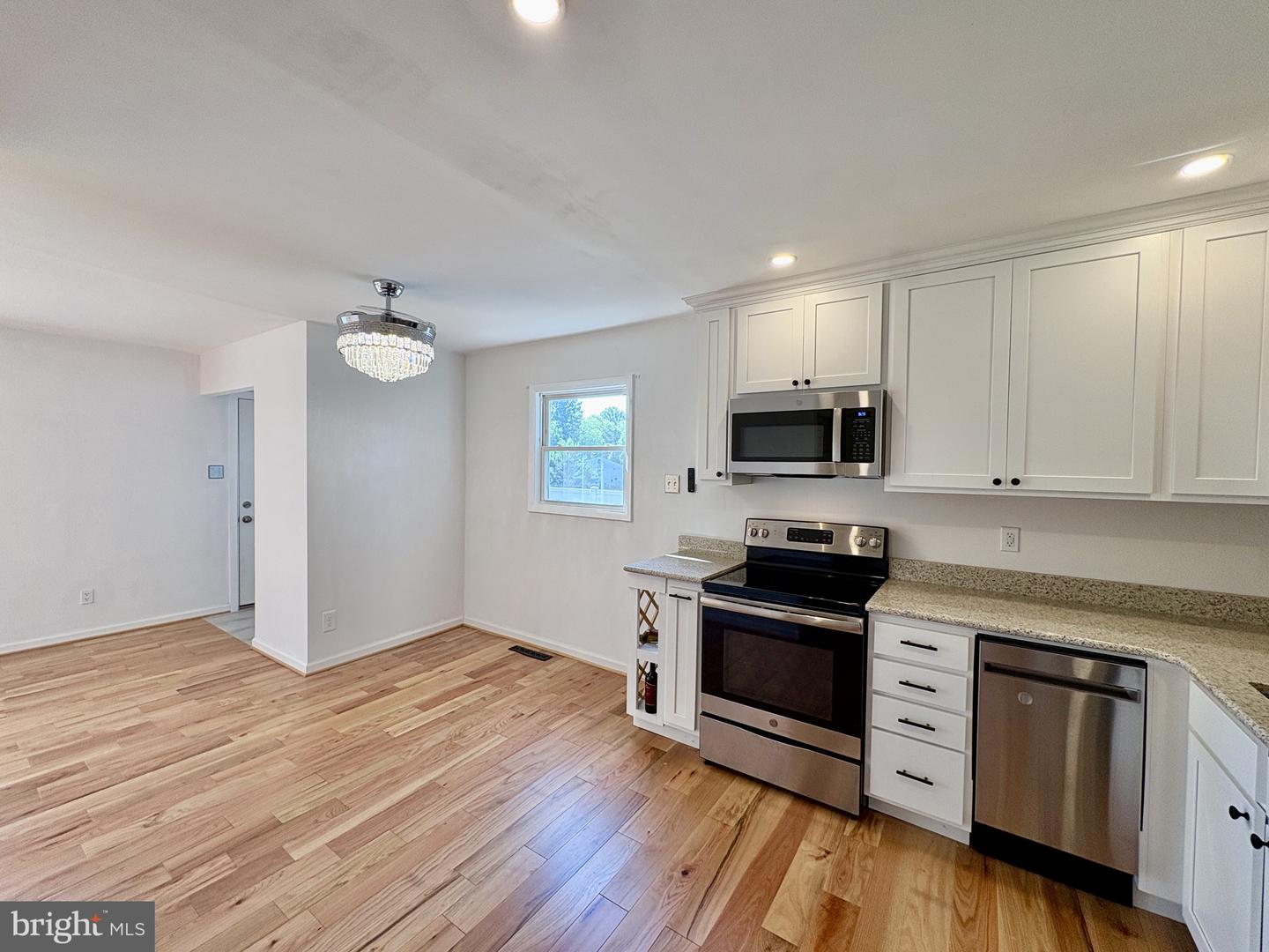 57 Saint John Dr Property Photo 3