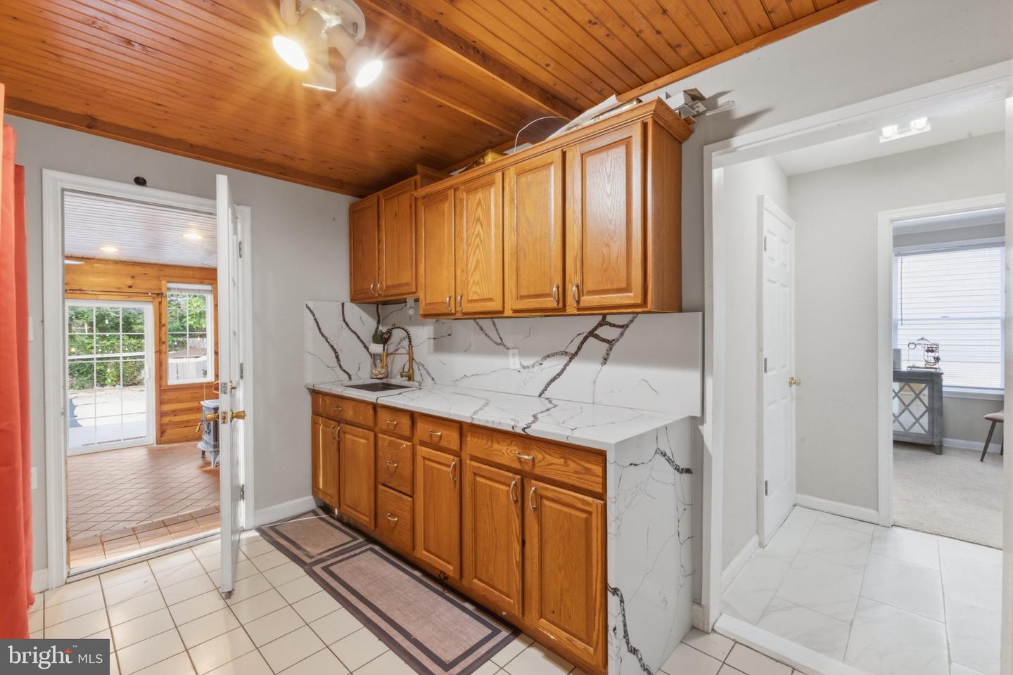 58 Upland Ct Property Photo 18