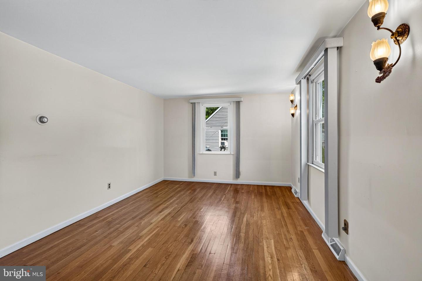 5 Devon Rd Property Photo 8