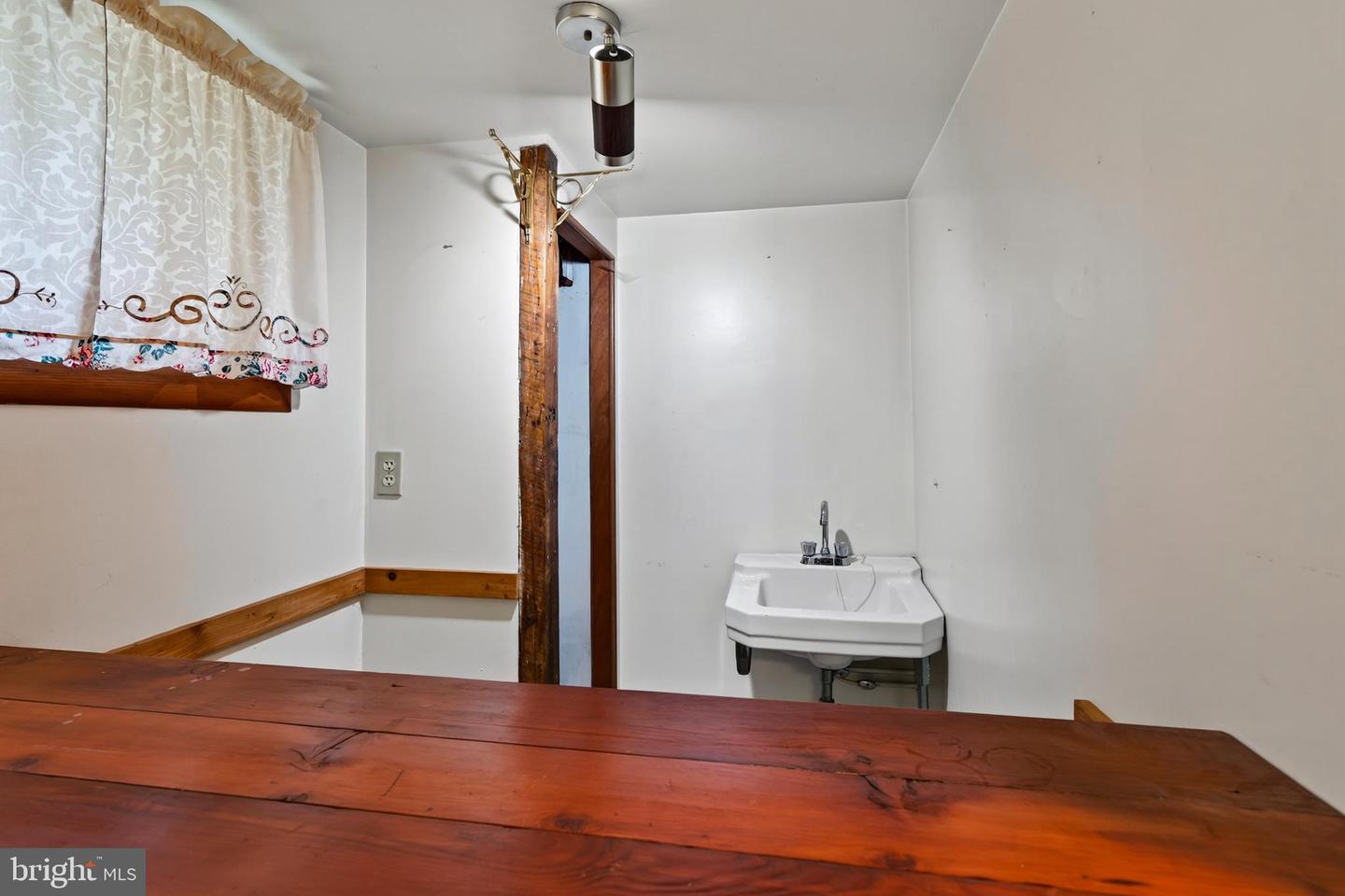 5 Devon Rd Property Photo 40