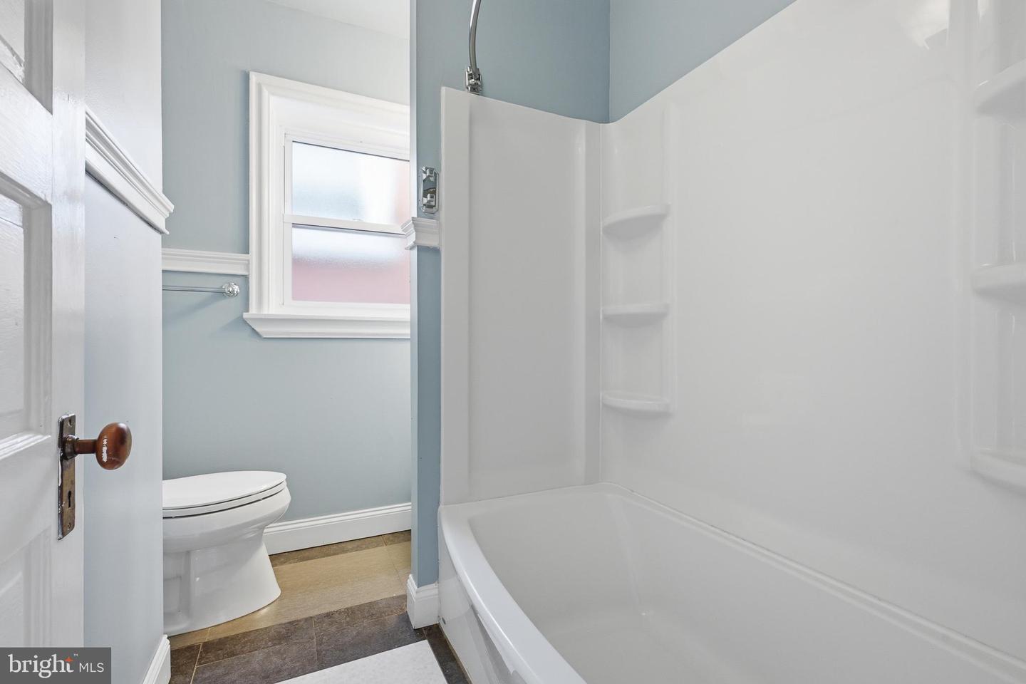 406 W 20th St Property Photo 19
