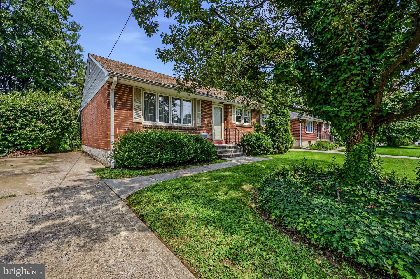 319 DELAWARE AVE