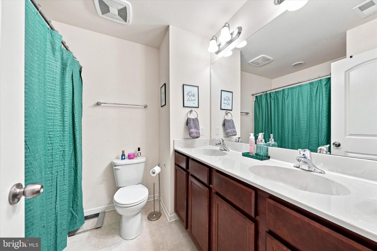 212 Saffron Cir Property Photo 35