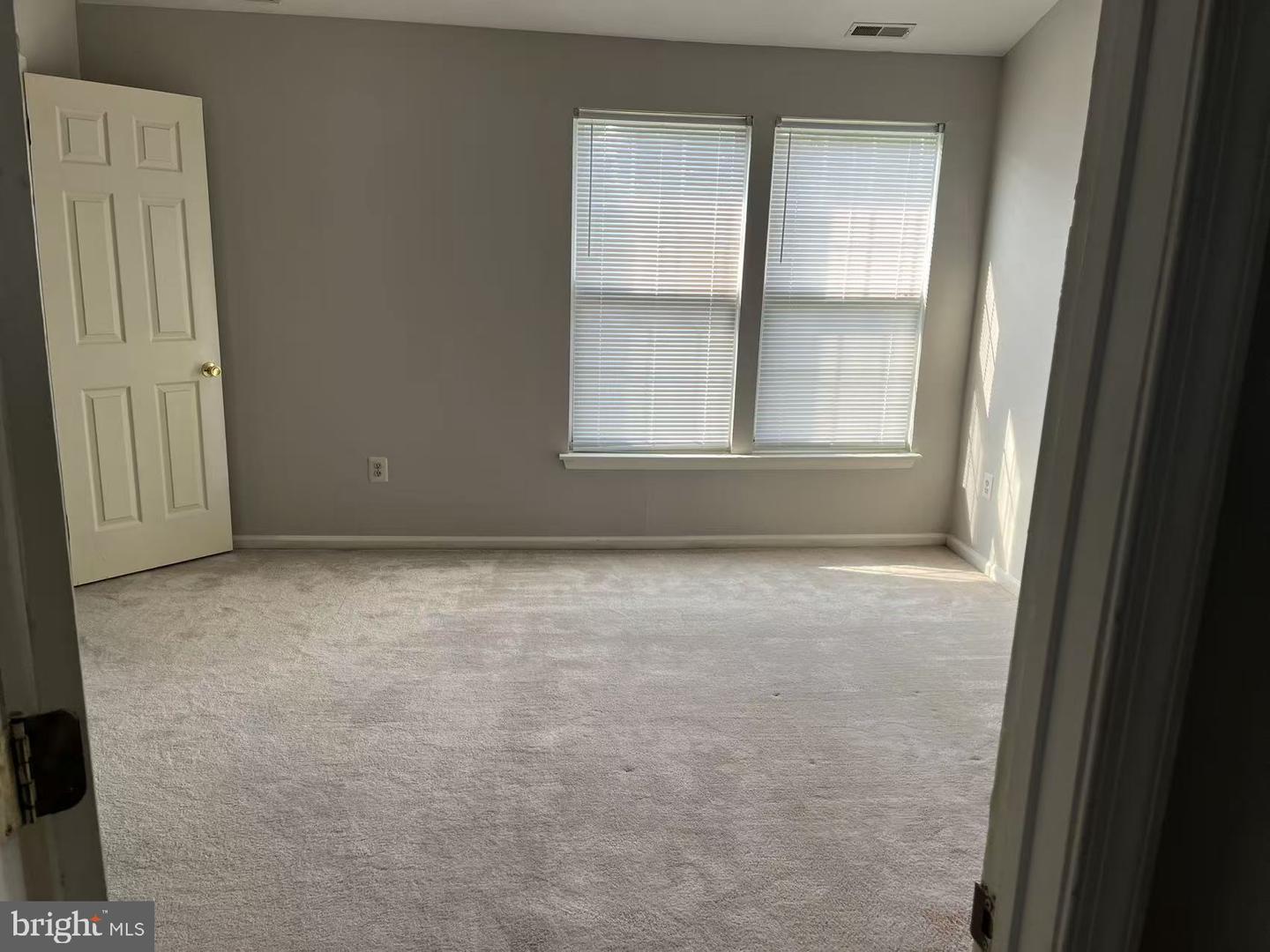 8 Carper St Property Photo 2