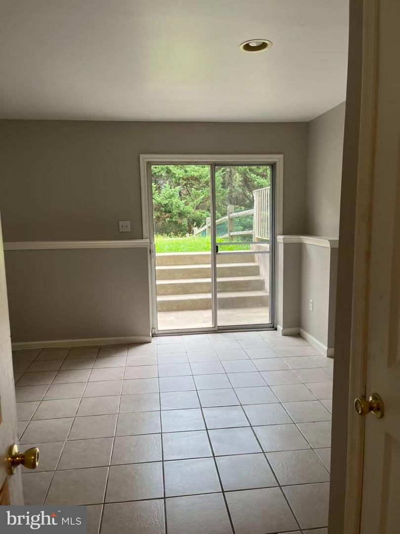 8 Carper St Property Photo 3