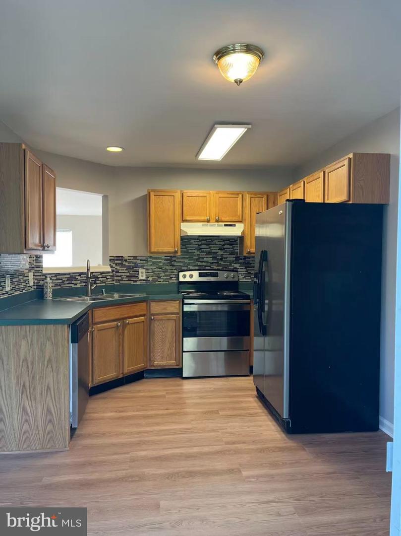 8 Carper St Property Photo 5