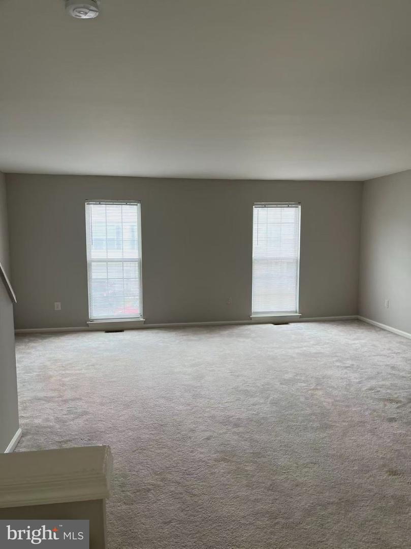 8 Carper St Property Photo 6
