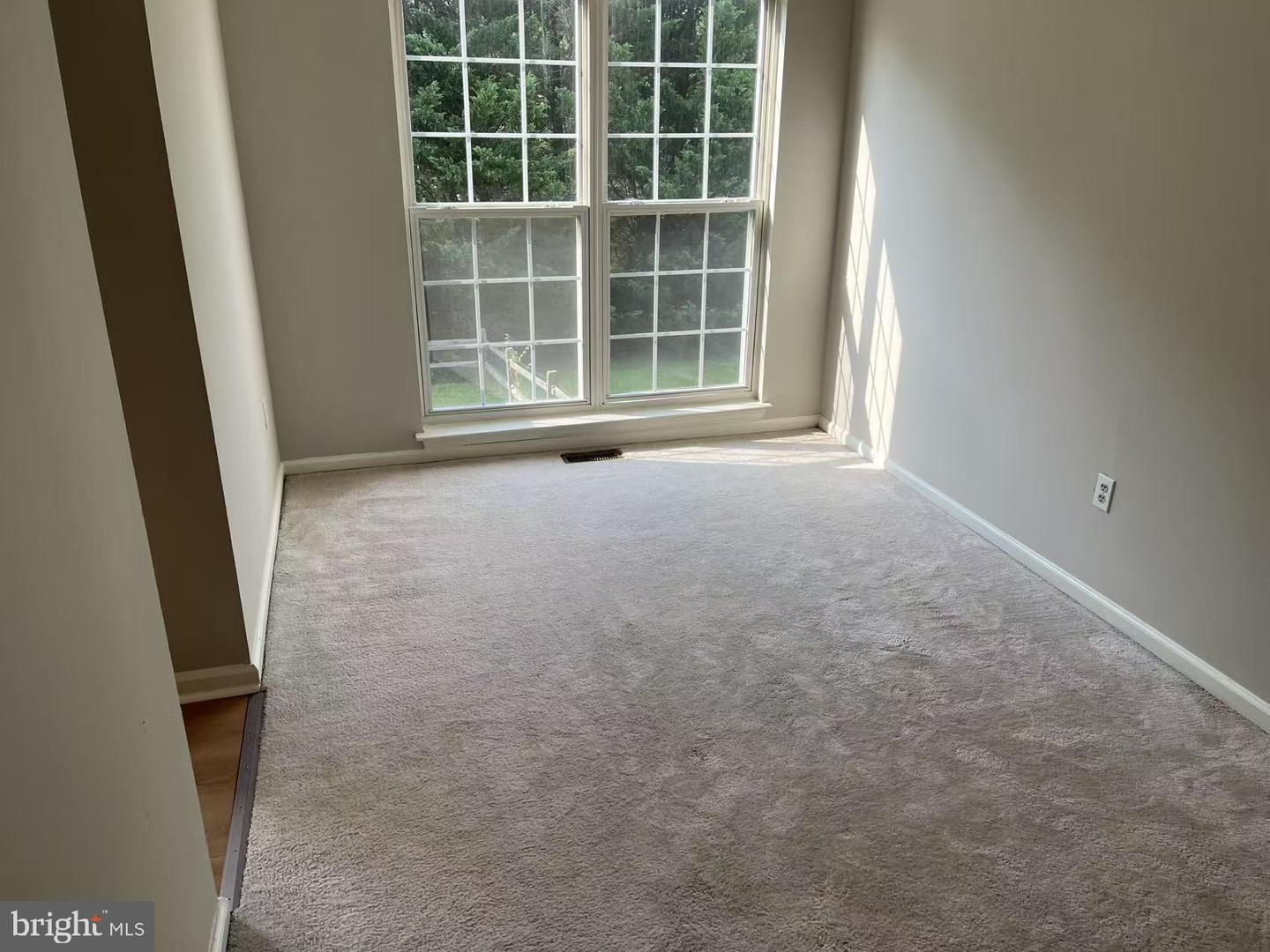 8 Carper St Property Photo 7