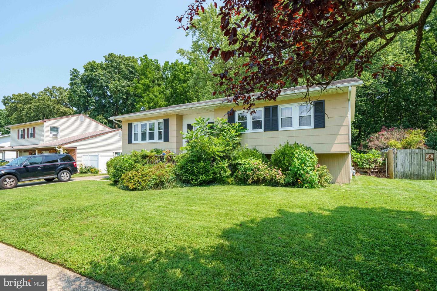 48 Gill Dr Property Photo 2