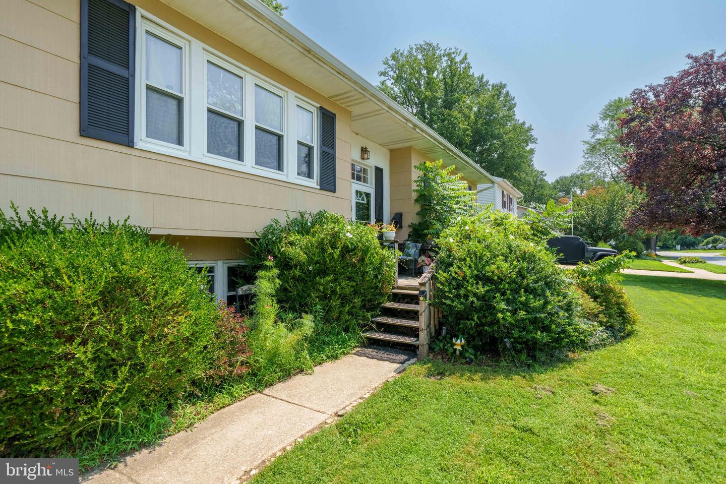 48 Gill Dr Property Photo 4