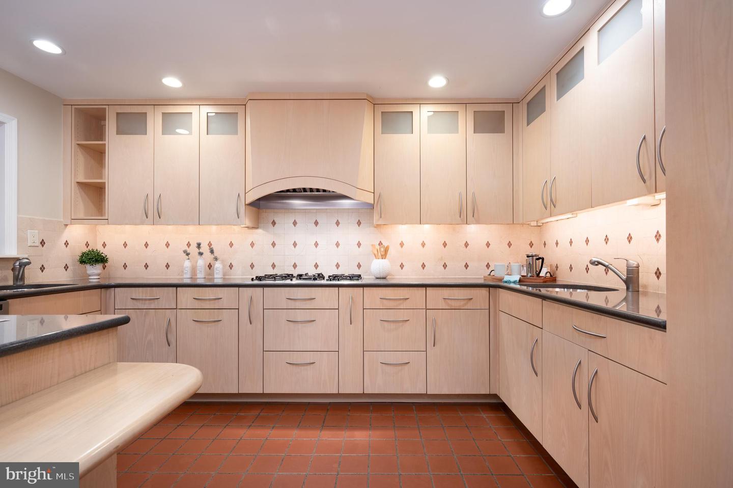 1904 Academy Pl Property Photo 3