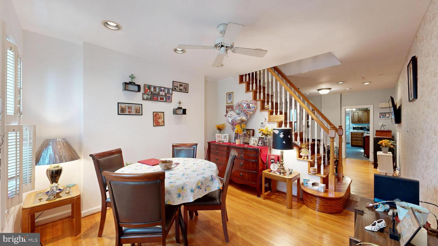 1230 Chestnut St Property Photo 4