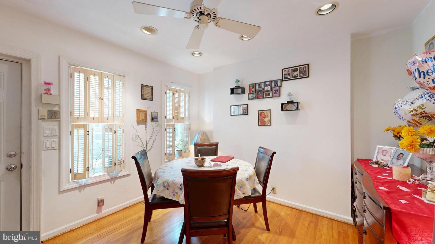1230 Chestnut St Property Photo 5