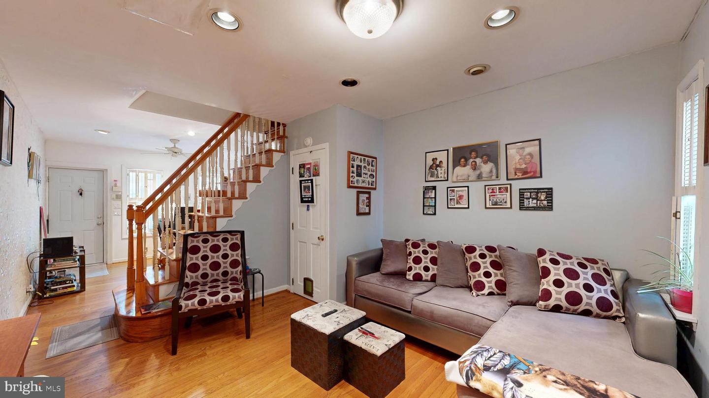 1230 Chestnut St Property Photo 8