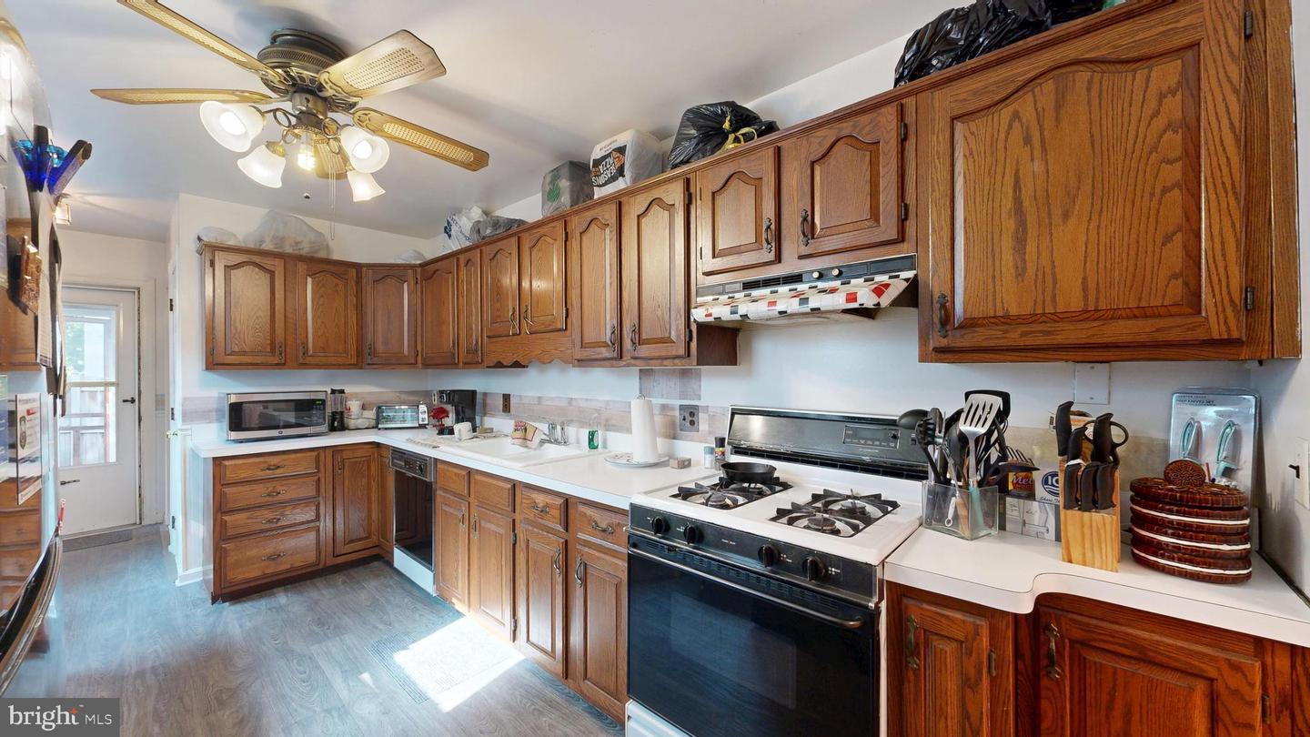 1230 Chestnut St Property Photo 10