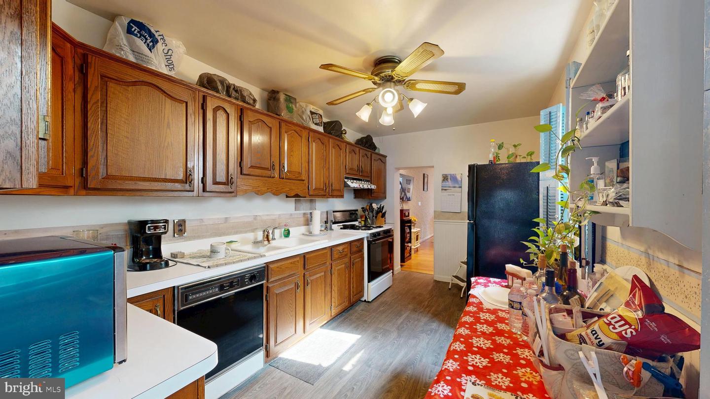 1230 Chestnut St Property Photo 11