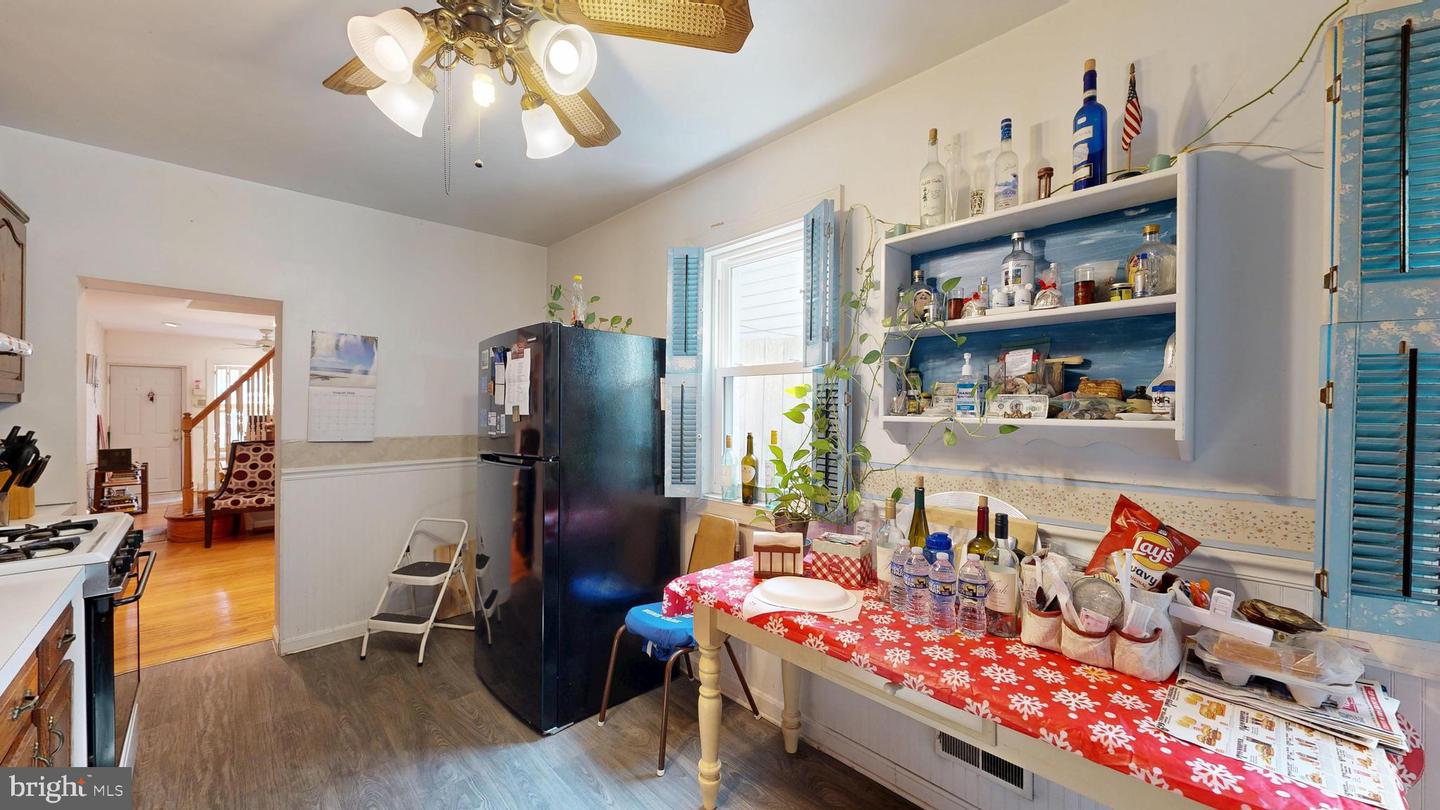 1230 Chestnut St Property Photo 12
