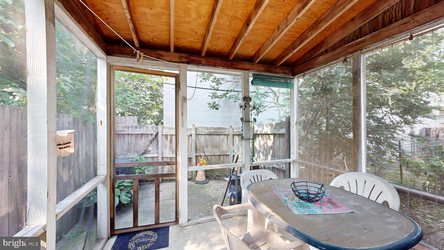 1230 Chestnut St Property Photo 16