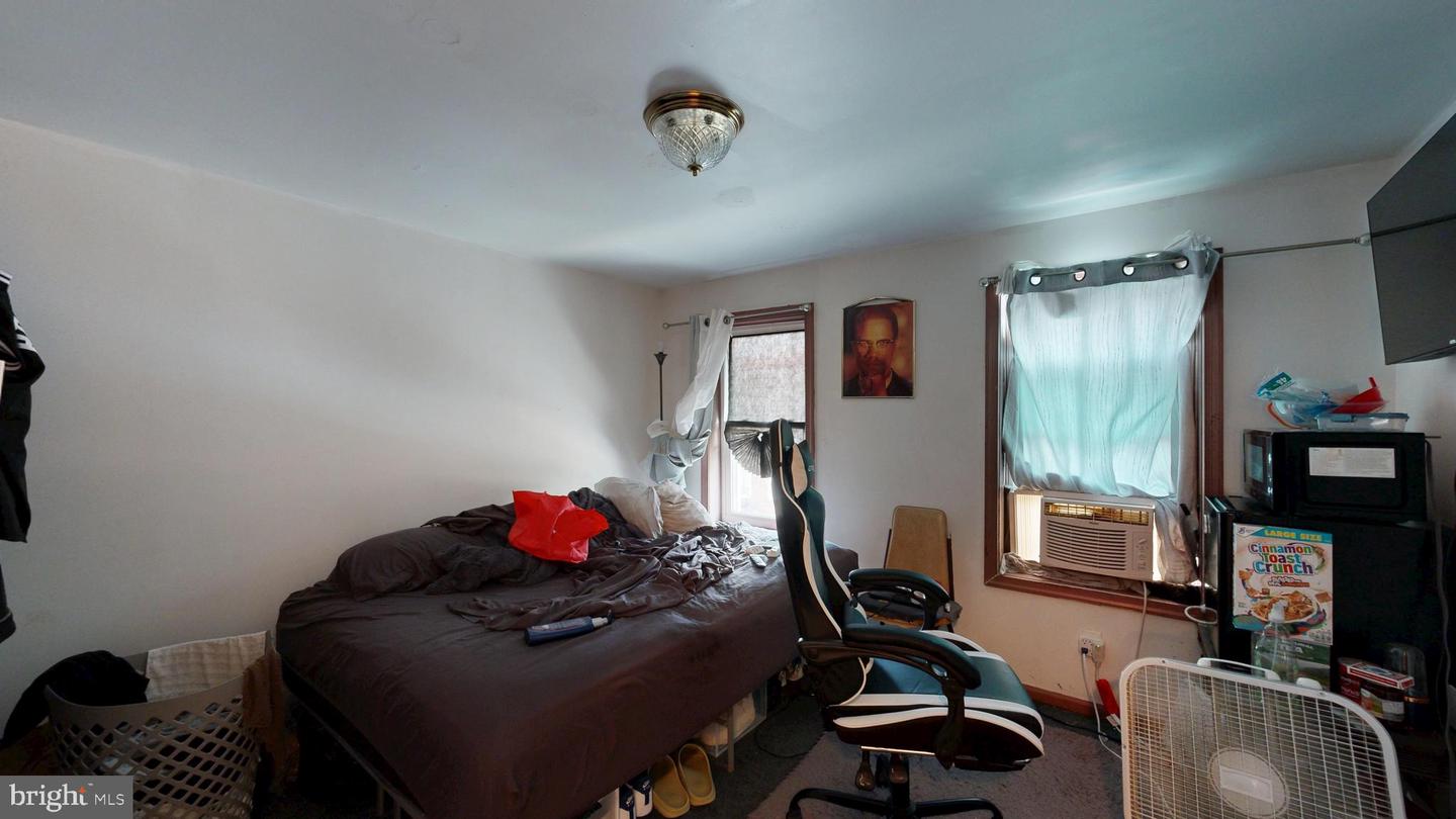 1230 Chestnut St Property Photo 23
