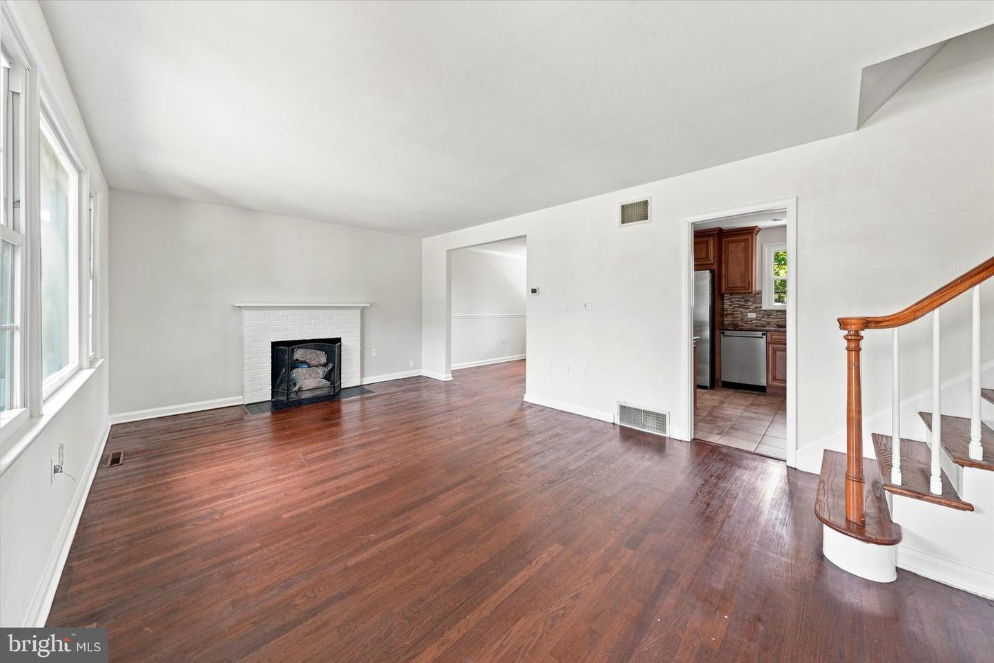1258 Faun Rd Property Photo 4