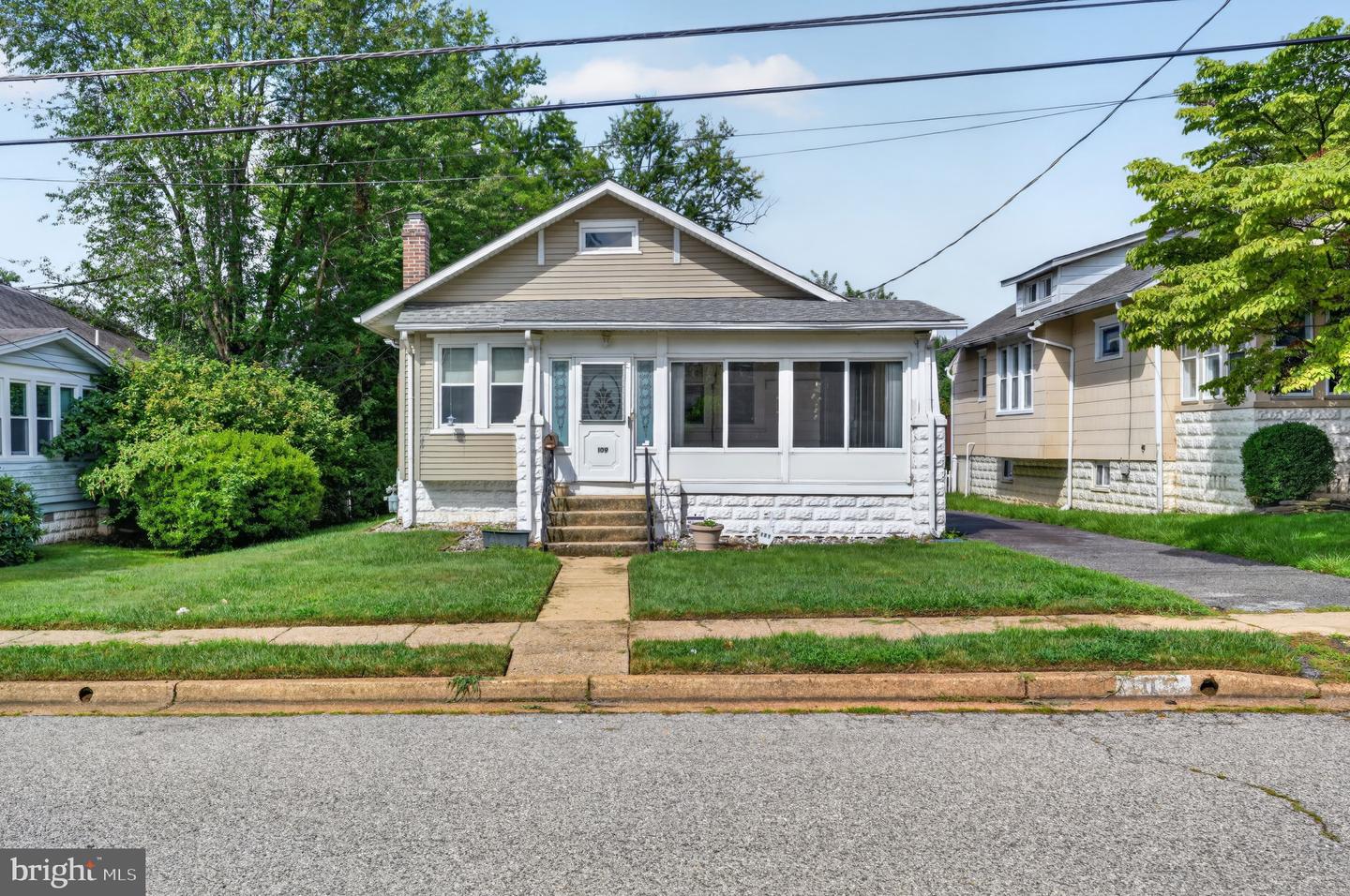 109 Locust Ave Property Photo 1