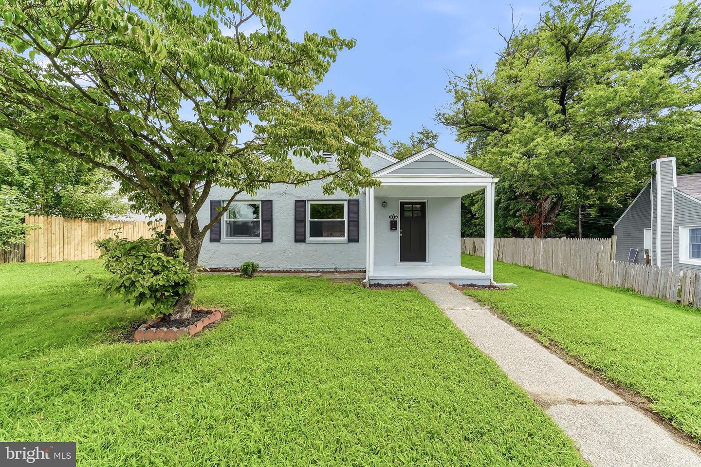 304 FRAZER PL