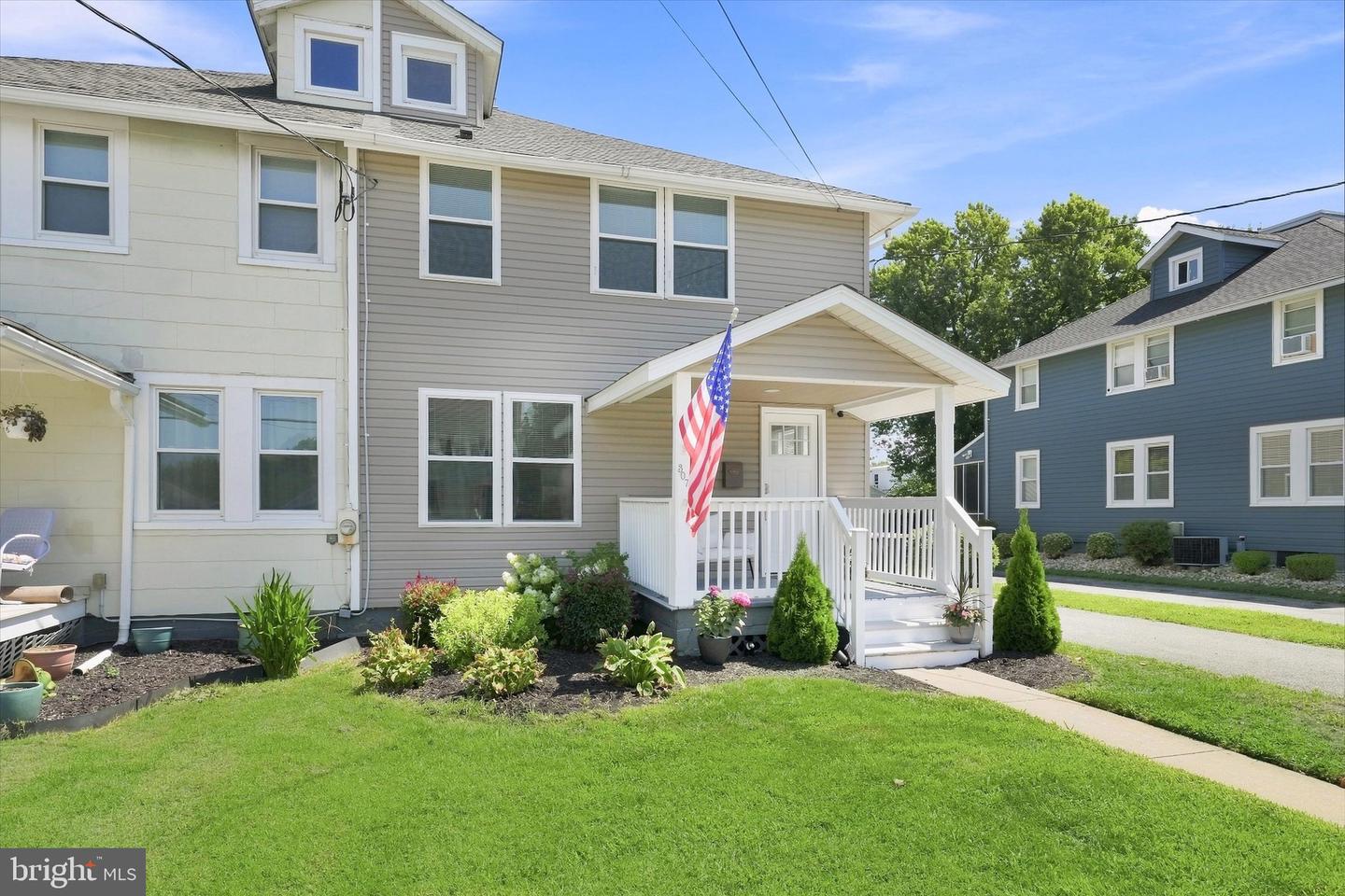 307 S Cass St Property Photo 2