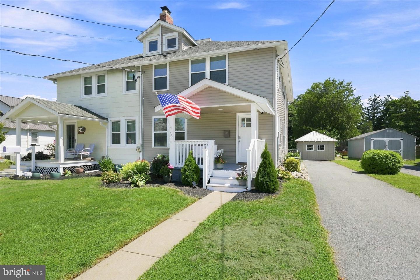 307 S Cass St Property Photo 3