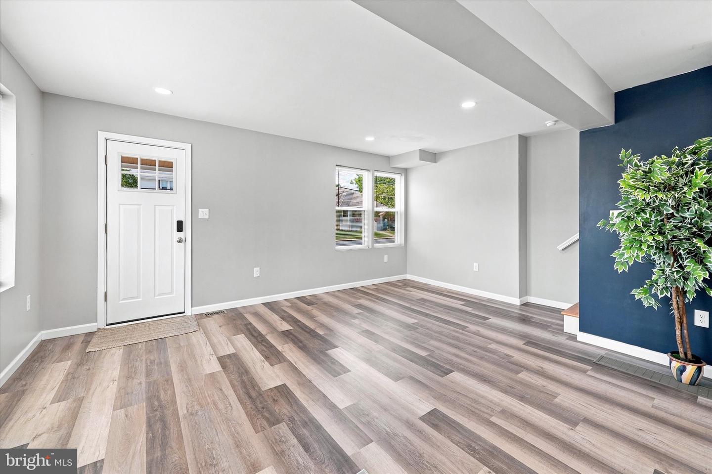 307 S Cass St Property Photo 8