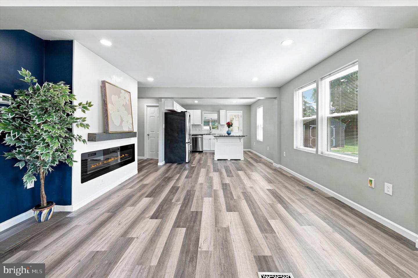 307 S Cass St Property Photo 11