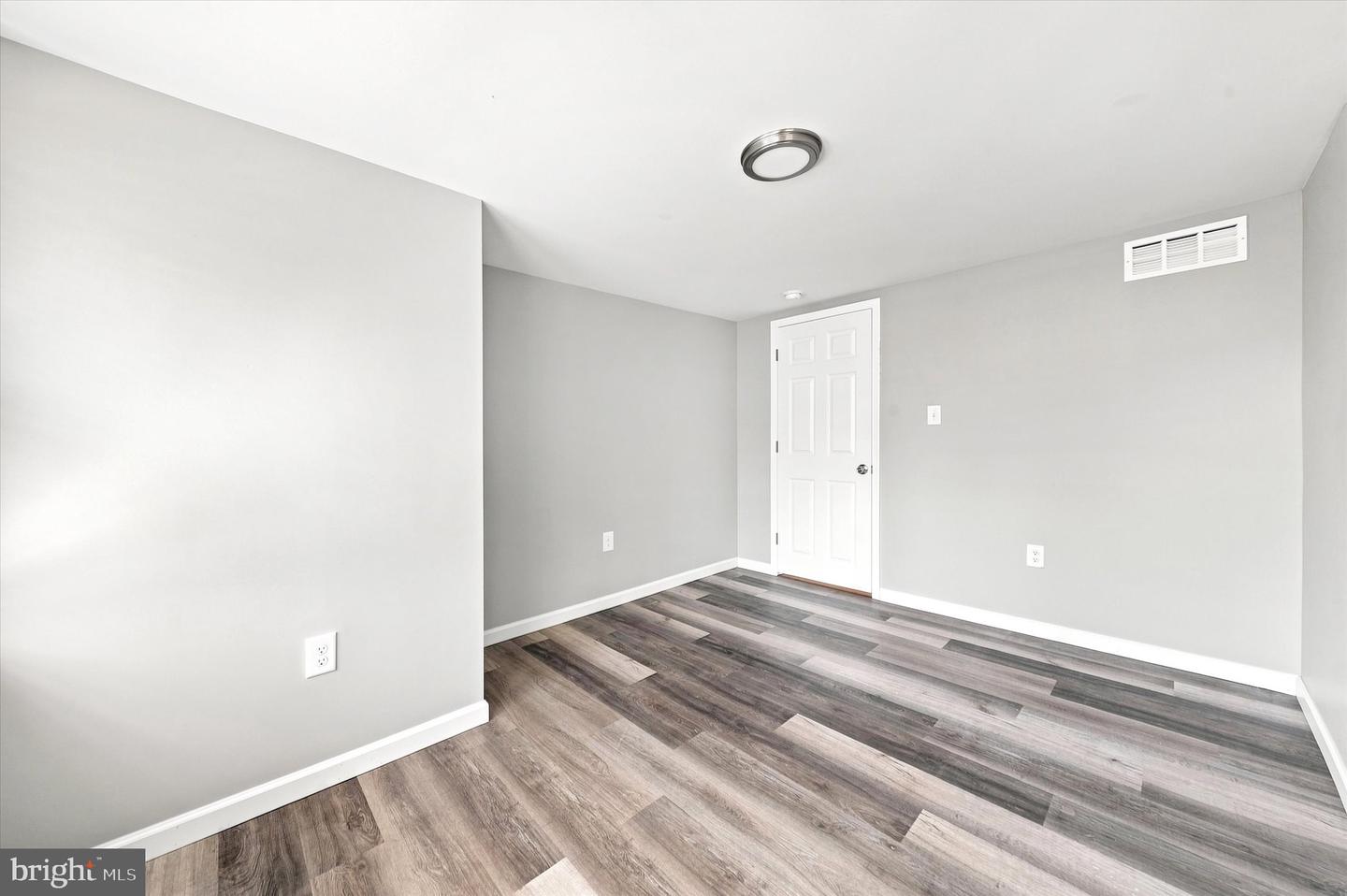 307 S Cass St Property Photo 21