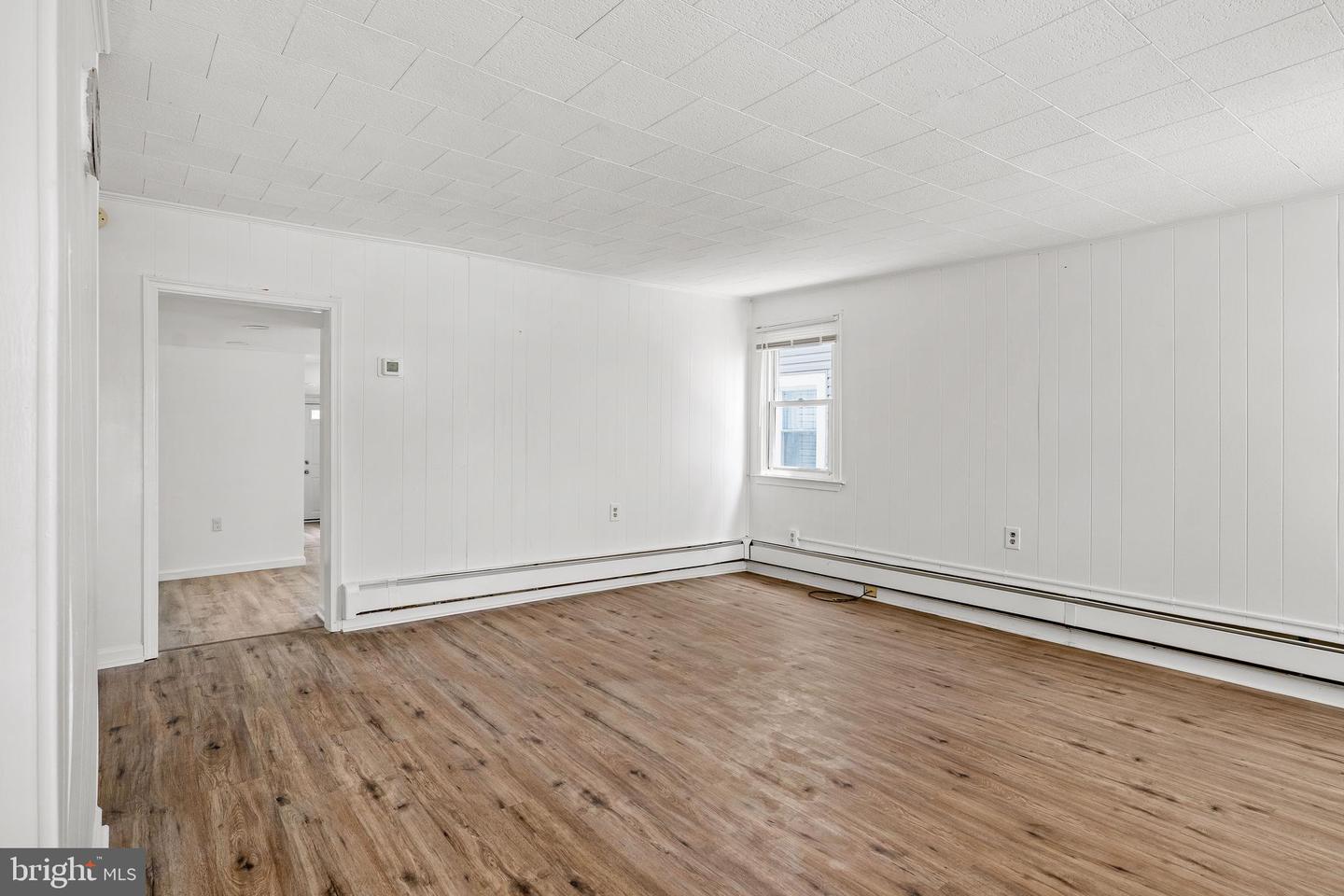 129 E Main St Property Photo 6