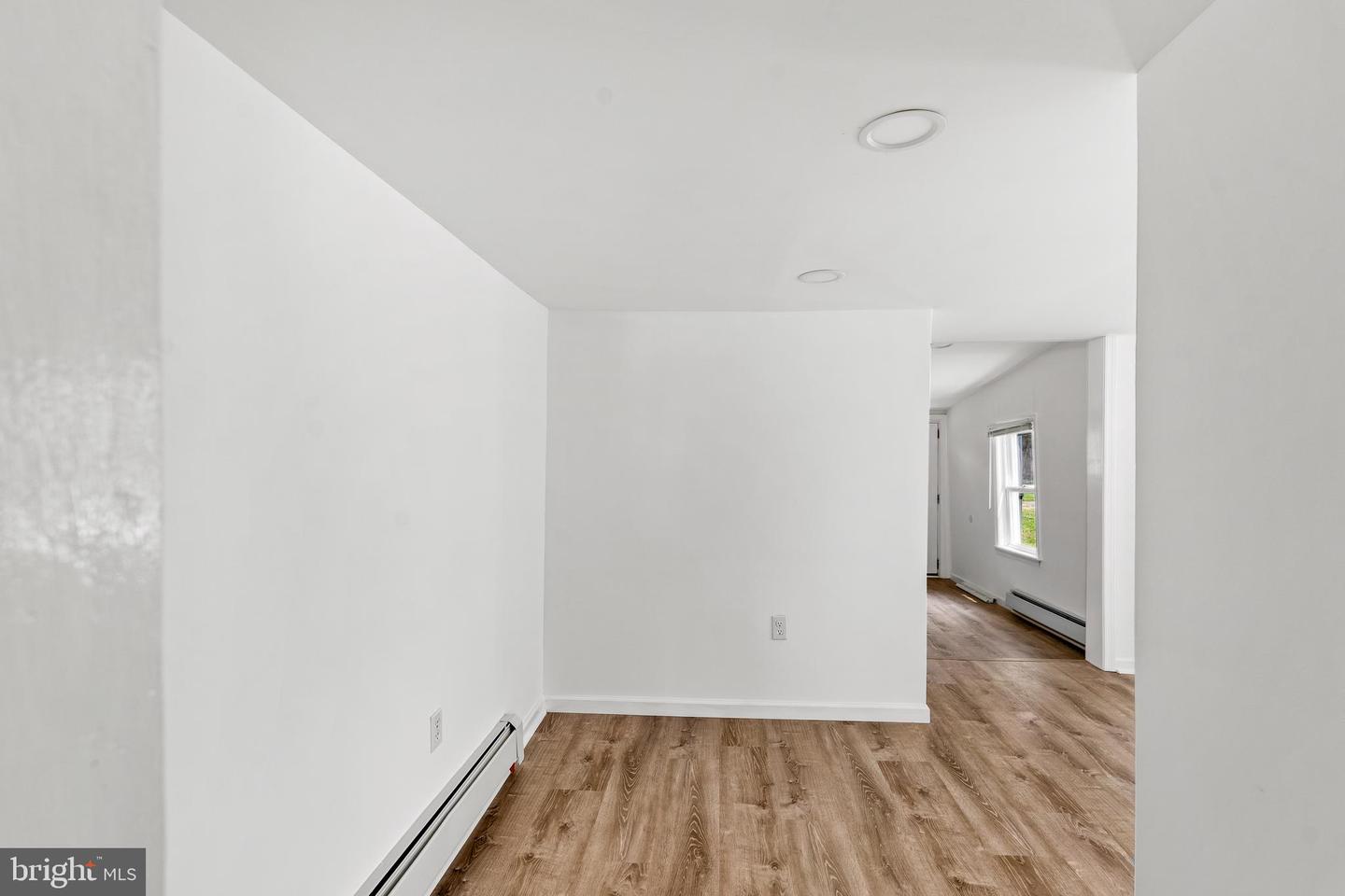 129 E Main St Property Photo 10