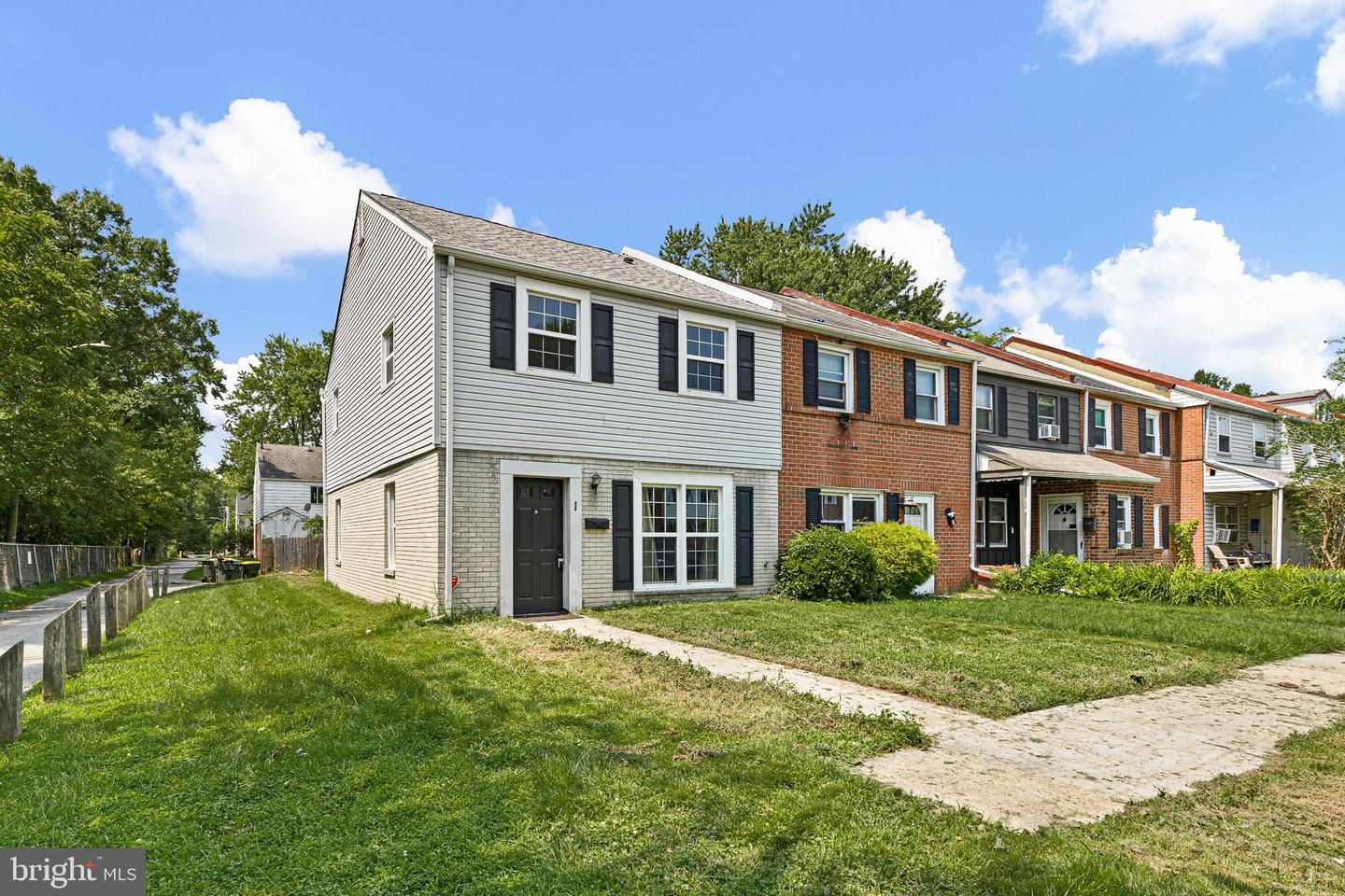 1 Nathan Hale Ct Property Photo 1
