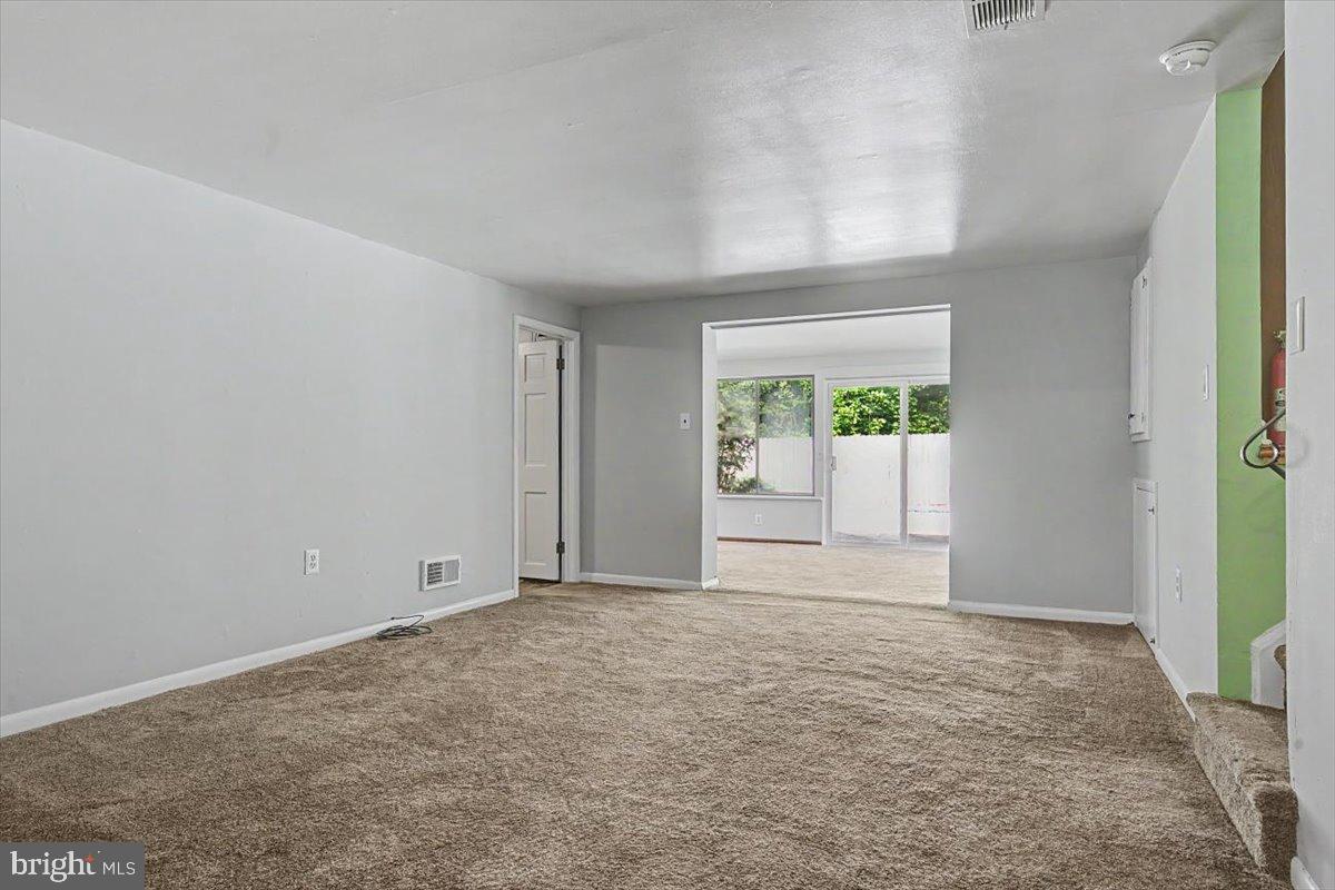 2105 Westminster Dr Property Photo 5
