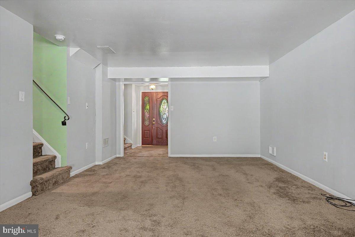 2105 Westminster Dr Property Photo 6