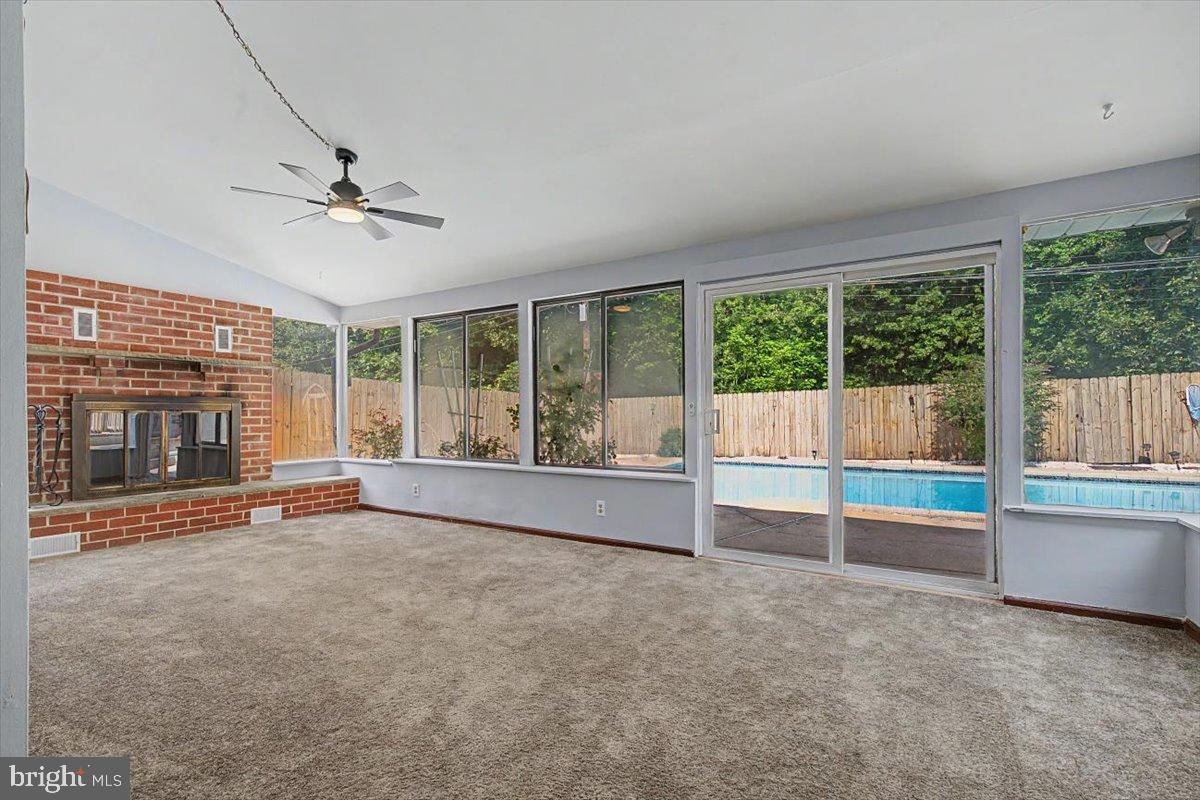 2105 Westminster Dr Property Photo 9